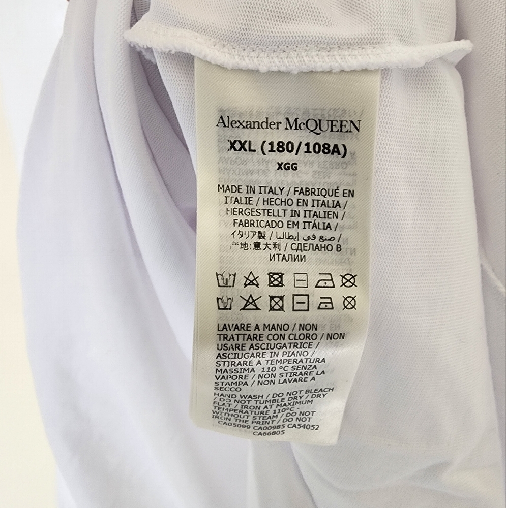 Alexander McQueen Upside-Down Logo T-Shirt - Picture 8 of 8